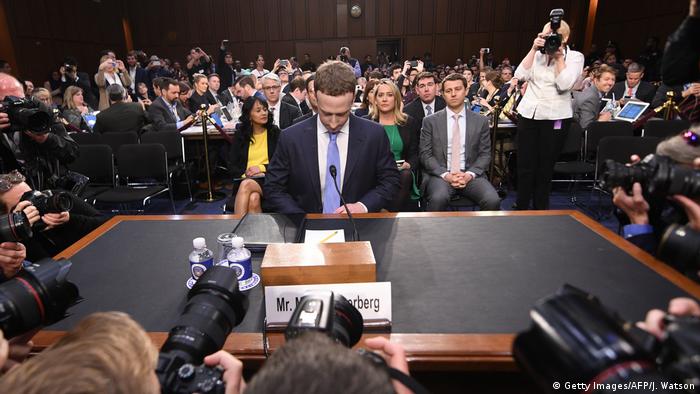 USA Facebook-Chef Zuckerberg sagt vor Handelsausschuss des Repräsentantenhauses zu Skandal um Missbrauch von privaten Nutzerdaten aus (Getty Images/AFP/J. Watson)