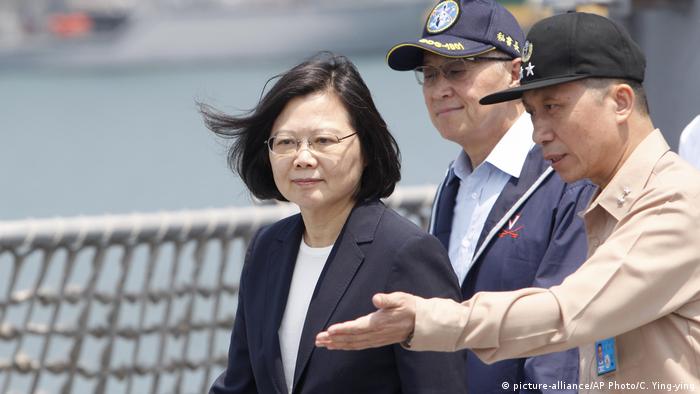 Taiwan Tsai Ing-wen (picture-alliance/AP Photo/C. Ying-ying)