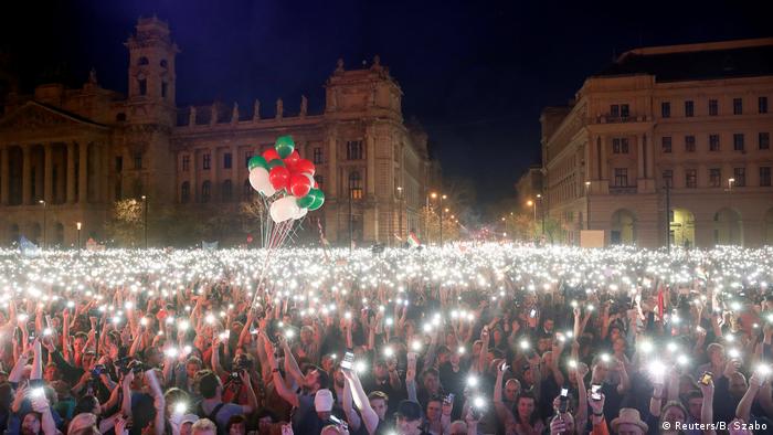 Ungarn - Proteste gegen Orban (Reuters/B. Szabo)