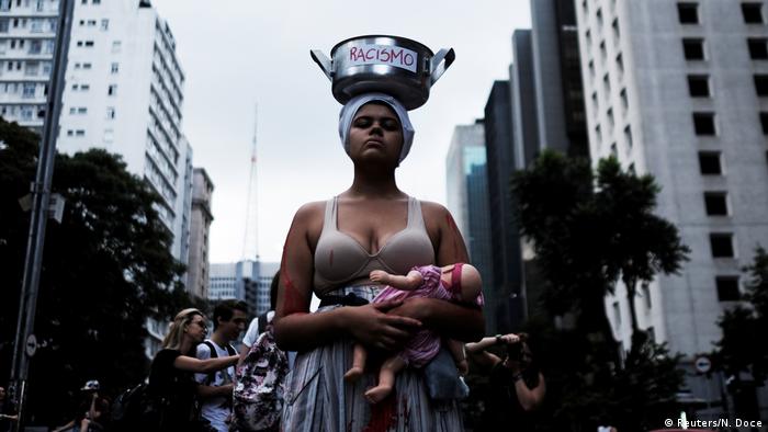 Brasilien Gedenken und Protest ein Monat nach dem Mord an Marielle Franco (Reuters/N. Doce)