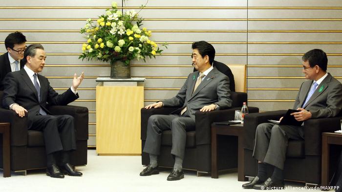 Japan und China wollen Beziehungen verbessern - Wirtschaftsdialog (picture-alliance/Kyodo/MAXPPP)