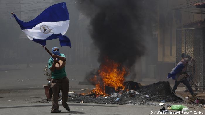    Nicaragua Protest Ausschreitungen Anti Ortega (Photo Alliance / AP Photo / A. Zuniga) [19659012] Nicaragua, 39 Years of Lost Revolution </h4>
<h2>  18 April: Peaceful Protest Starts Like </h2>
<p>  About 60 Protestants Against A Social Security Reform Are Attacked With Rocks And Pipes Through gangs of the regime of Daniel Ortega and his wife Contrary incidents spread across the country. Daniel Ortega repeats the controversial reform and agrees to dialogue, but rejects "oppression stopping". There is no end in sight. The United Nations has asked for elections earlier. </p>
</p></div>
</li>
<p> <!-- Picture gallery - related image --> </p>
<li class=