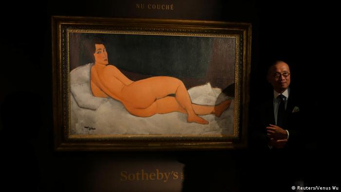 O quadro Nu couchÃ© (sur le cote gauche) Ã© parte de uma sÃ©rie na qual Modigliani reinventou o nu artÃ­stico
