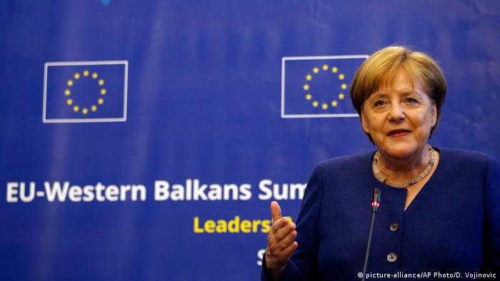 Angela Merkel la Sofia (picture-alliance/AP Photo/D. Vojinovic)