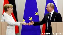 Russland Sotschi - Vladimir Putin und Angela Merkel