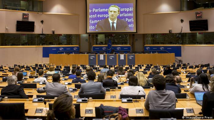 Марк Цукерберг в Европарламенте извинился за утечку данных