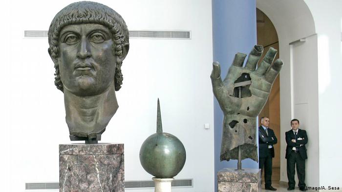 Roma'daki Capitoline Müzesindeki heykel parçaları
