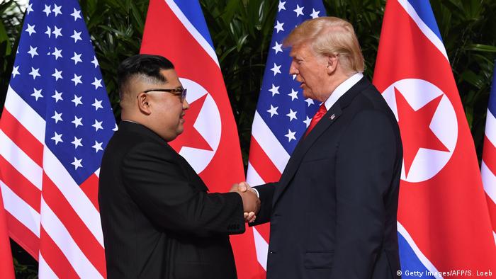 Singapur Sentosa USA-Nordkorea Gipfel Handshake (Getty Images/AFP/S. Loeb)
