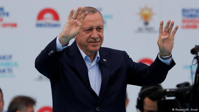 Türkei Kundgebung zur Unterstützung von Erdogan in Istanbul (Reuters/O. Orsal)