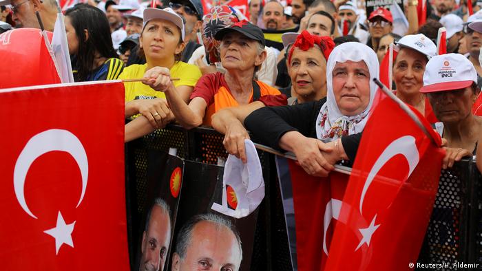 Türkei Wahlkampf Muharrem Ince, Republikanische Volkspartei in Istanbul (Reuters/H. Aldemir)