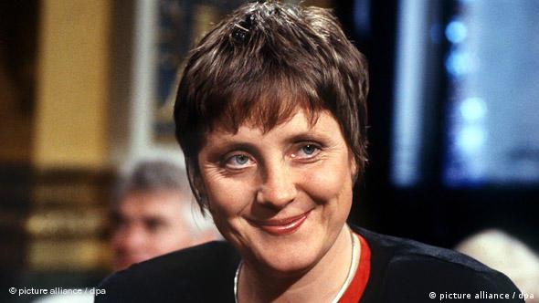 1992 год, Меркель - министр по делам женщин и молодежи