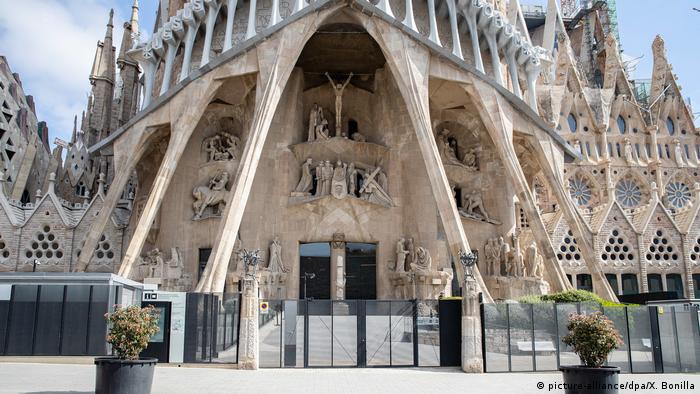 An empty Sagrada cathedral in Barcelona (picture-alliance/dpa/X. Bonilla)