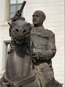 Reiterstandbild Francisco Franco (AP)