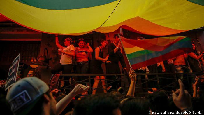 Bildergalerie Türkei Schwulen- und Lesbenparade wird von Polizei gewaltsam verhindert 