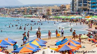 Για άλλη μια χρονιά οι παραλίες της Κρήτης αναμένεται να βουλιάξουν από γερμανούς τουρίστες
