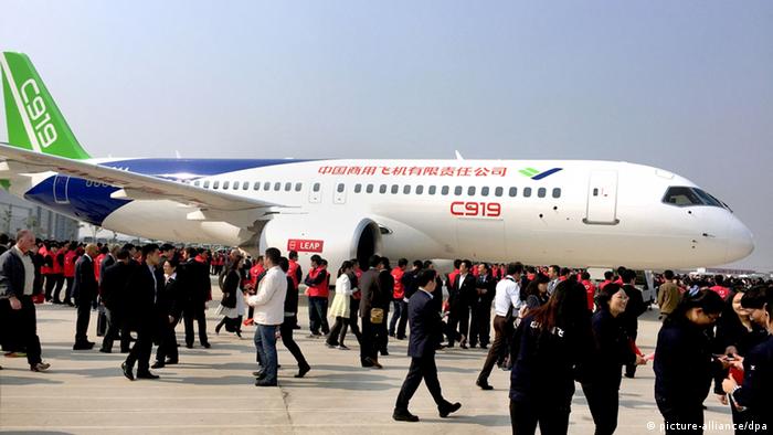 China erstes Flugzeug aus eigene Produktion C919 offizielle Vorführung 