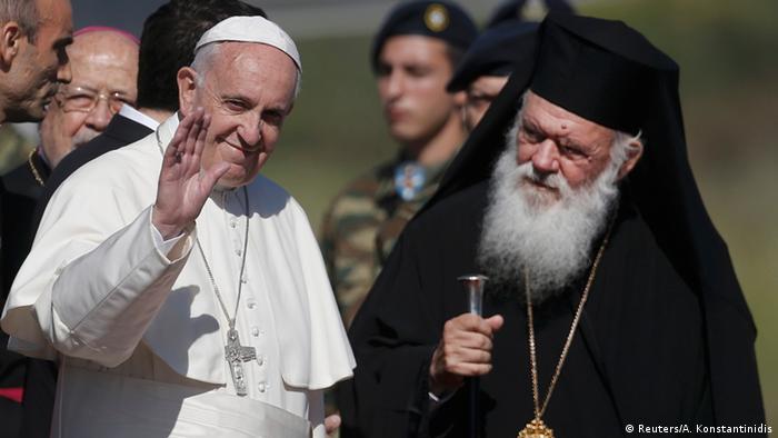 Griechenland Papst Franziskus auf Lesbos mit Hieronymos II.
