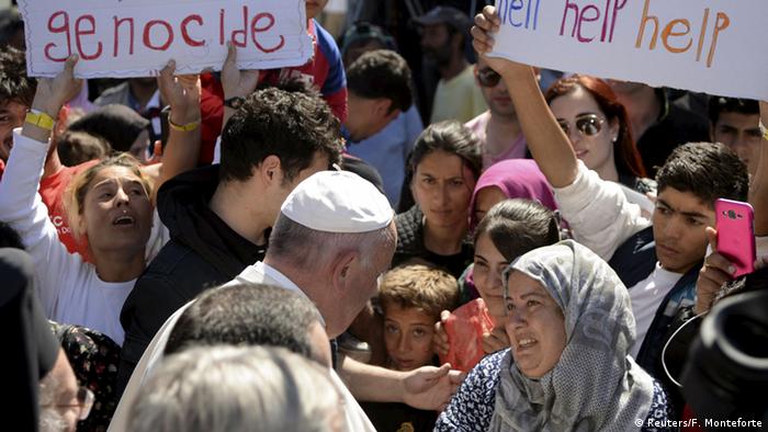 Griechenland Papst Franziskus auf Lesbos mit Flüchtlingen