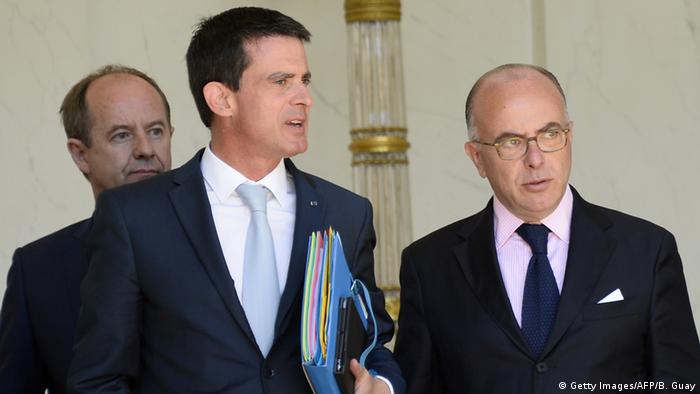 Frankreich Premierminister Valls mit Innenminister Cazeneuve nach Kabinettssitzung