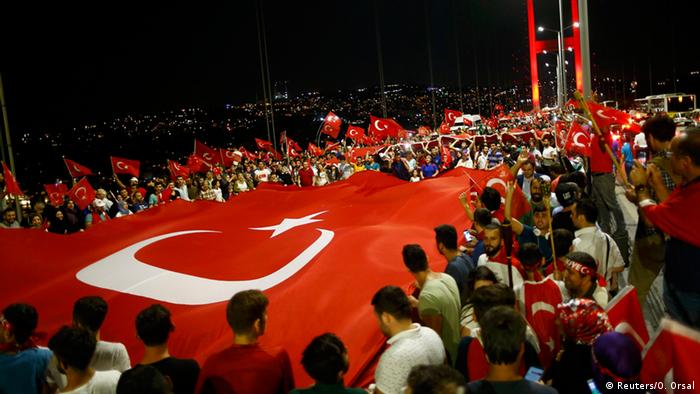 Türkei Erdogan Unterstützer in Istanbul 