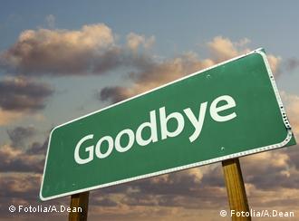 Symbolbild Strassenschild Abschied Goodbye (Fotolia/A.Dean)