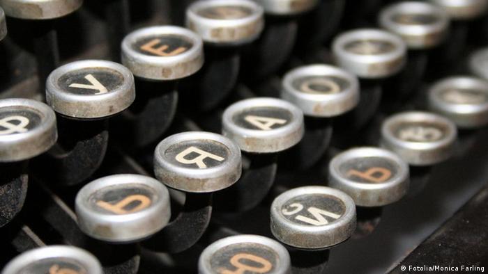 Kyrillisch Schreibmaschine Tasten (Fotolia/Monica Farling)