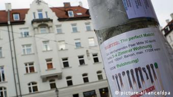 Αγγελία στο Μόναχο: ζευγάρι ψάχνει διαμέρισμα 100 τ.μ. με ενοίκιο έως και 1.700 ευρώ και προσφέρει μάλιστα και αμοιβή 1.000 ευρώ
