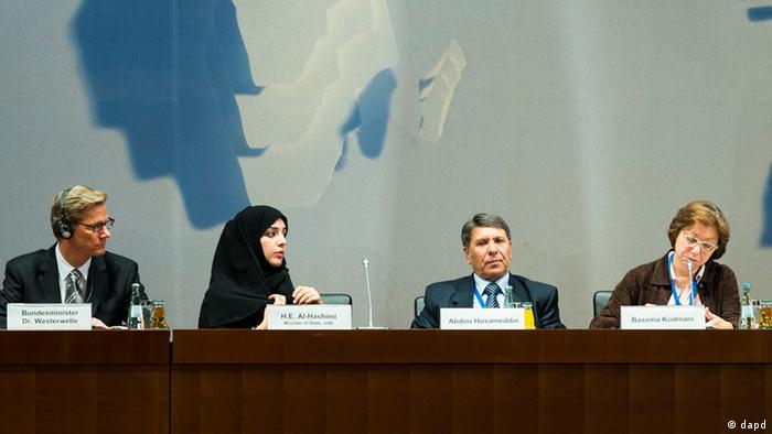 Guido Westerwelle, Reem al-Hashimi, Abdo Hussameddin and Bassma Kodmani (Foto: Markus Schreiber/AP/dapd)