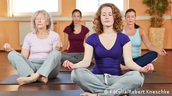 Symbolbild Yoga Entspannung Meditation (Fotolia/Robert Kneschke)