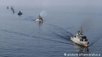 Ιρανικά πολεμικά πλοία και υποβρύχια σε γυμνάσια κοντά στα στενά του Ορμούζ