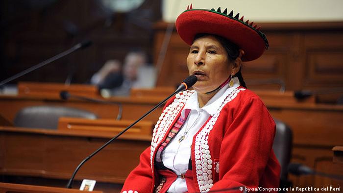 Hilaria Supa, congresista peruana y parlamentaria andina. (2011-2016).