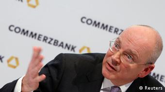 Τη χρεοκοπία της Ελλάδας, ώστε να ακολουθήσει κούρεμα χρέους, ειχε προτείνει ο επικεφαλής της Commerzbank
