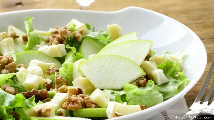 Salad with apples, walnuts and cheese
(Copyright: dream79)