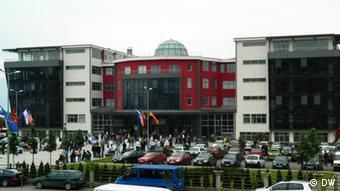 Universitätsgebäude in Tetovo Albanien (DW)