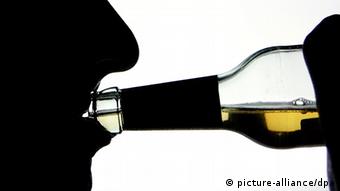 Το 10% των εργαζομένων πίνει αλκοολούχα ποτά σε προβληματικές ποσότητες