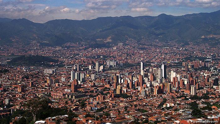 Medellin Kolumbien Übersicht Panorama (Wikipedia/jduquetr)