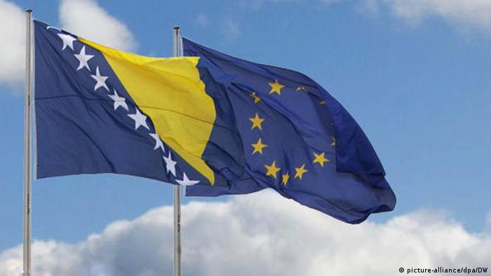 Zastave BiH i EU (picture-alliance/dpa/DW)