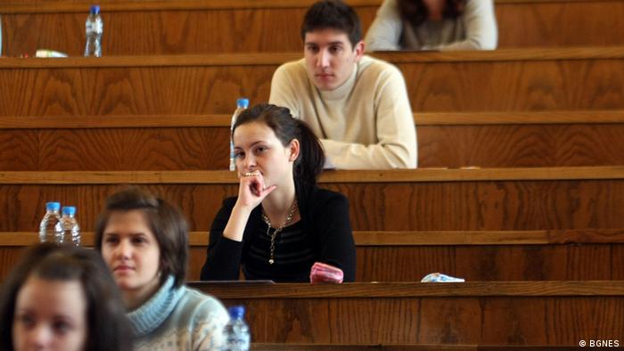 В България има култ към висшето образование, въпреки че доброто професионално обучение също дава добри кариерни шансове