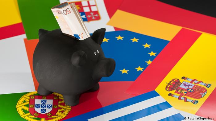 Sparschwein mit Europaflaggen (Fotolia/Superingo)