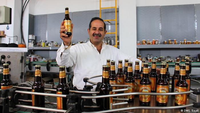 PalÃ¤stina Lokales Bier in bayrischem Stil (DW/J. Saad)