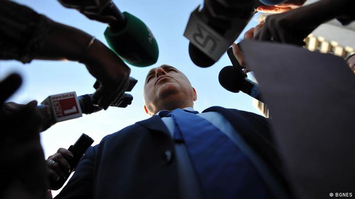 Журналисти задават въпроси на премиера Бойко Борисов