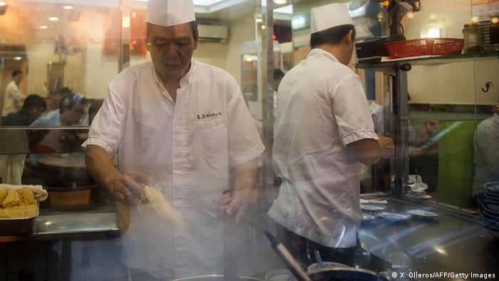 China Kochen in einem Restaurant in Hongkong (X. Olleros/AFP/Getty Images)
