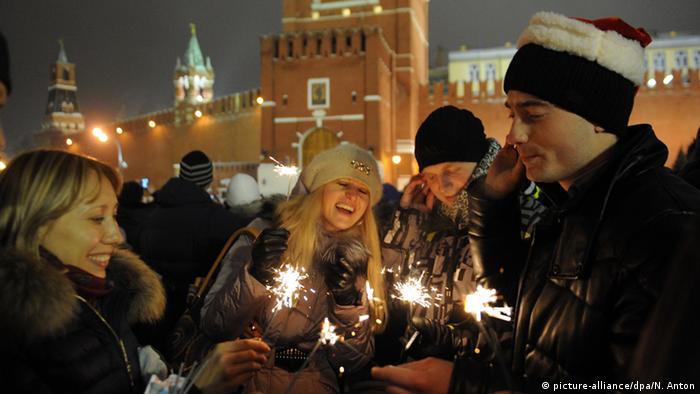 Bildergalerie Wie die Welt Silvester feiert Russland (picture-alliance/dpa/N. Anton)