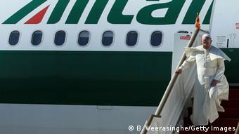 Ο Πάπας ταξιδεύει με Alitalia