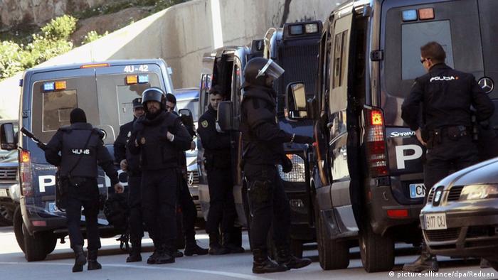 Spanische Sicherheitskräfte nehmen Terrorverdächtige in Ceuta fest