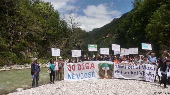 Протест срещу строежа на ВЕЦ на река Вьоса 