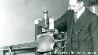 Δοκιμές στην παραγωγή καλσόν το 1945 στις ΗΠΑ 