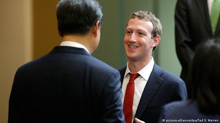 US China Internet Industrie Forum Seattle Xi Jinping Redmond Microsoft Campus Mark Zuckerberg (picture-alliance/dpa/Ted S. Warren)