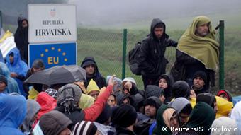 Slowenien Kroatien Flüchtlingskrise (Reuters/S. Zivulovic)