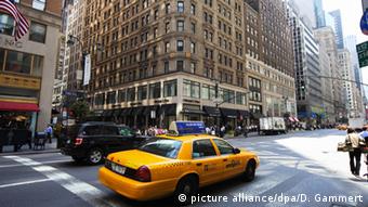 Η διάσημη Πέμπτη Λεωφόρος στη Νέα Υόρκη - Κινδυνεύει η θέση των γερμανικών αυτοκινητοβιομηχανιών εκεί;